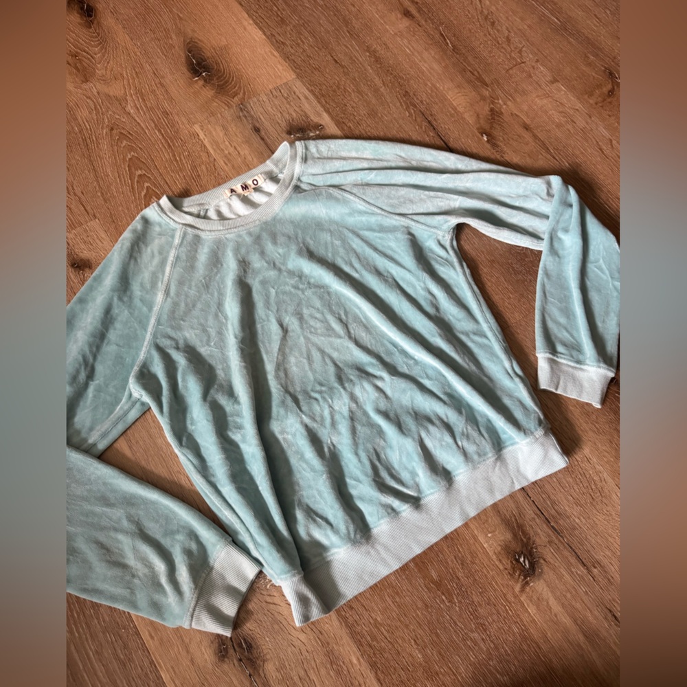 AMO Baby‎ Blue Velour Sweatshirt Size M